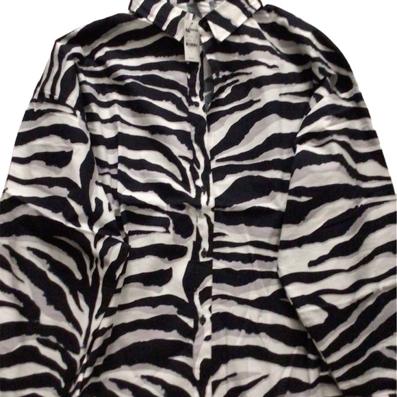 Express  Zebra Print Boyfriend Shirt XL Brand New with tag - Picture 3 of 3